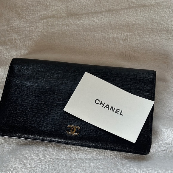 CHANEL Authentic Black Leather Bifold Wallet. 5 Pockets,8 Card Pockets. - Picture 8 of 11